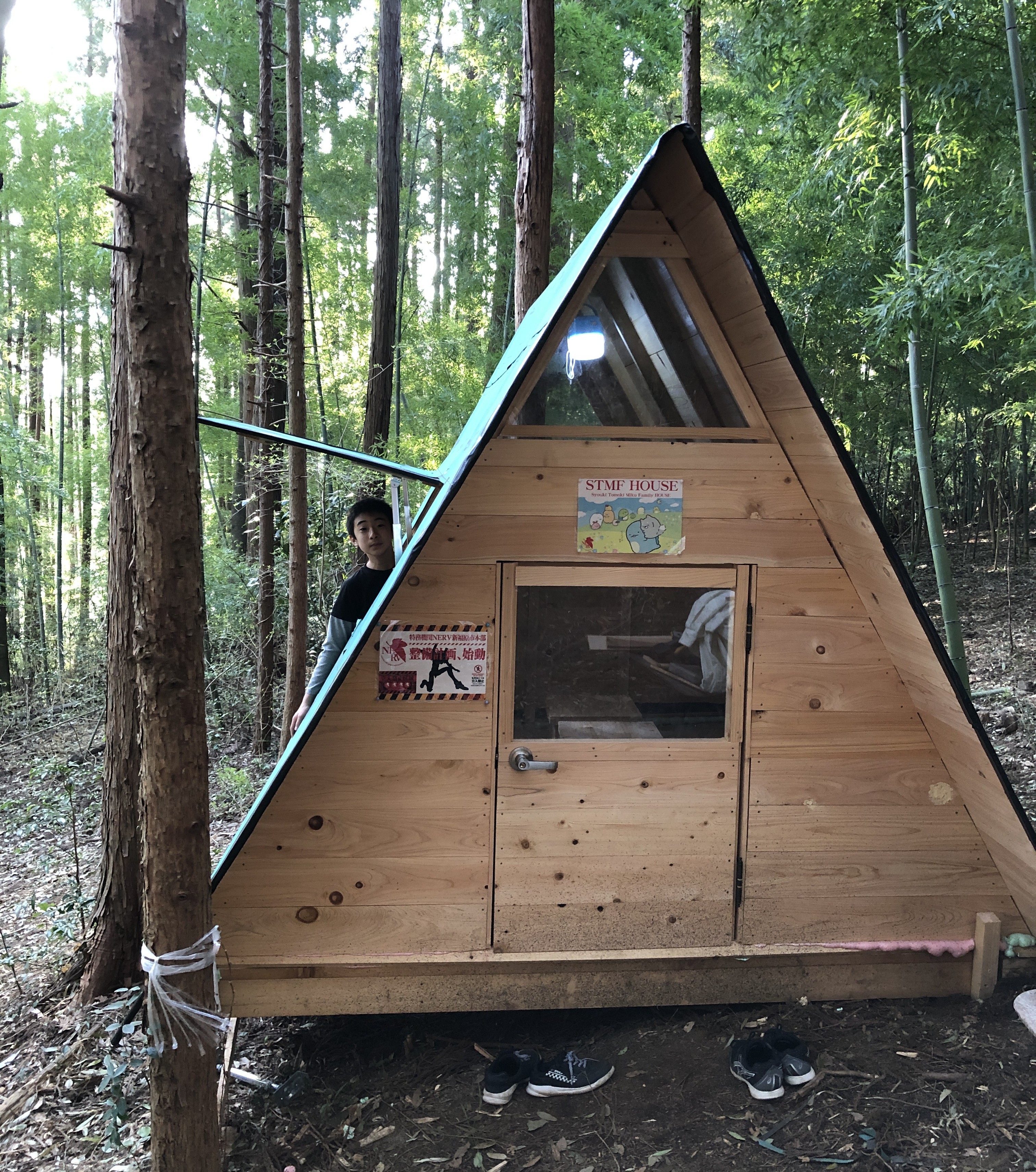 自宅裏山にて山小屋を作成